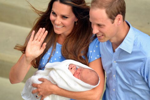 From right: Prince William, Duke of Cambridge, and his wife Catherine, Duchess of Cambridge, depart with their newborn baby boy from St. Mary's hospital in London, on July 23, 2013.